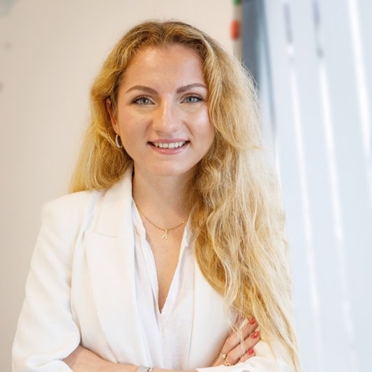 Adelina Georgiana Tatomir, Docente UNIR