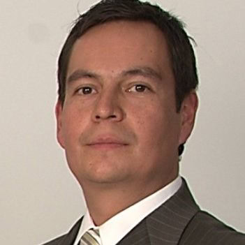 Alejandro Arenas Mena, Experto asociado