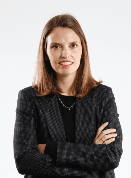 Ana Sanz, Experto asociado