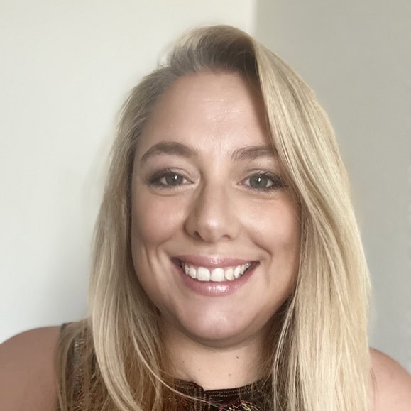 Andrea Balmaseda Pascual, Experta asociada