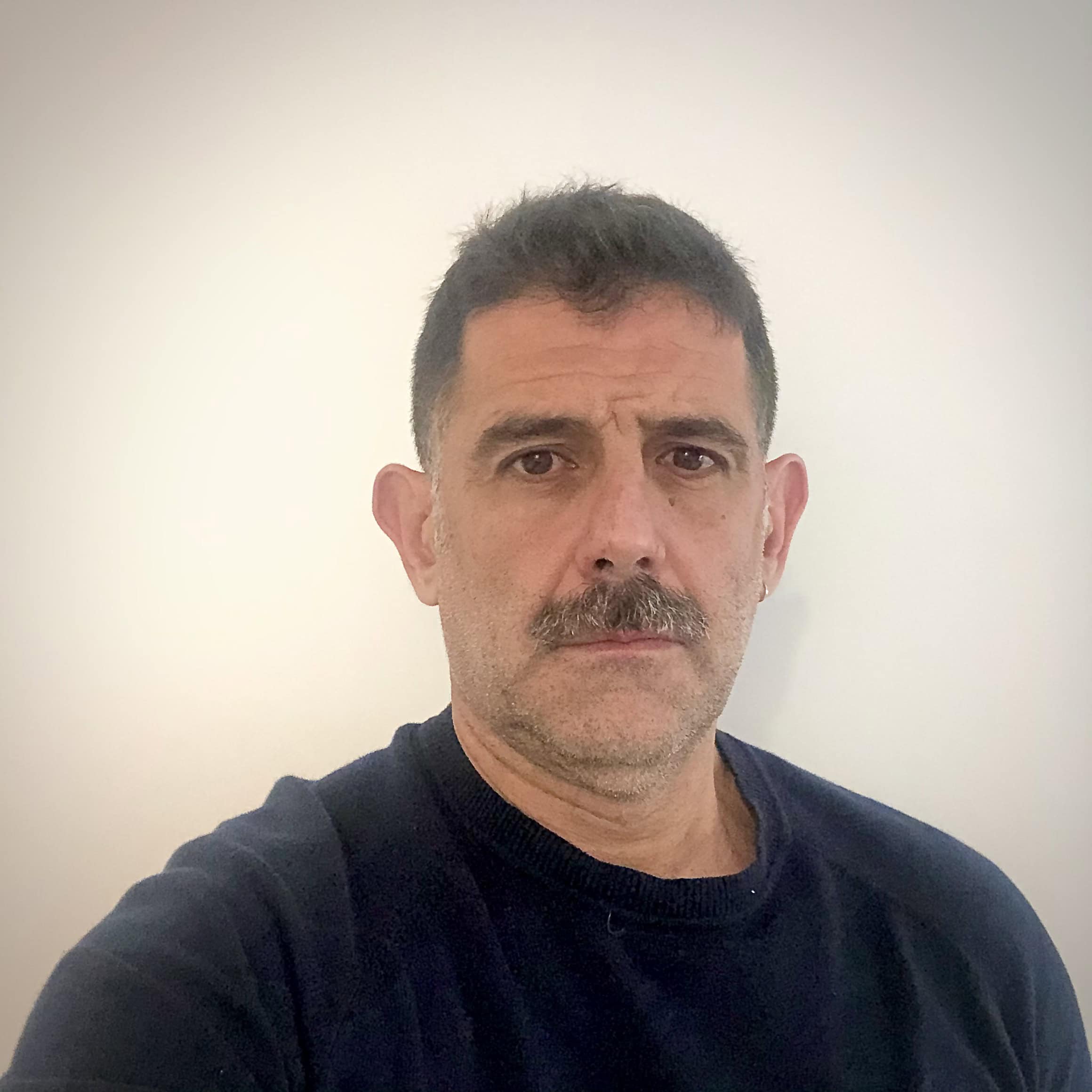 Antonio Hernández Centeno, Experto asociado