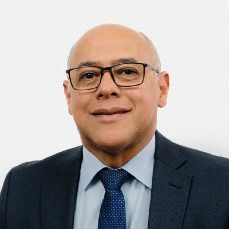 Cide Ferreira Româo, Experto Asociado