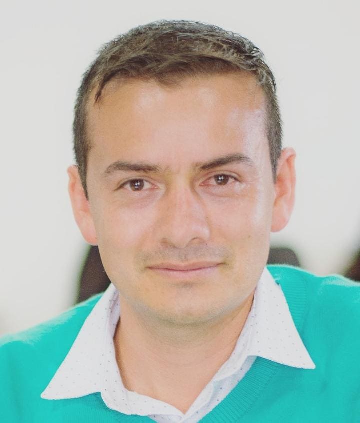 Edgar Andrés Sosa Neira, Experto Asociado