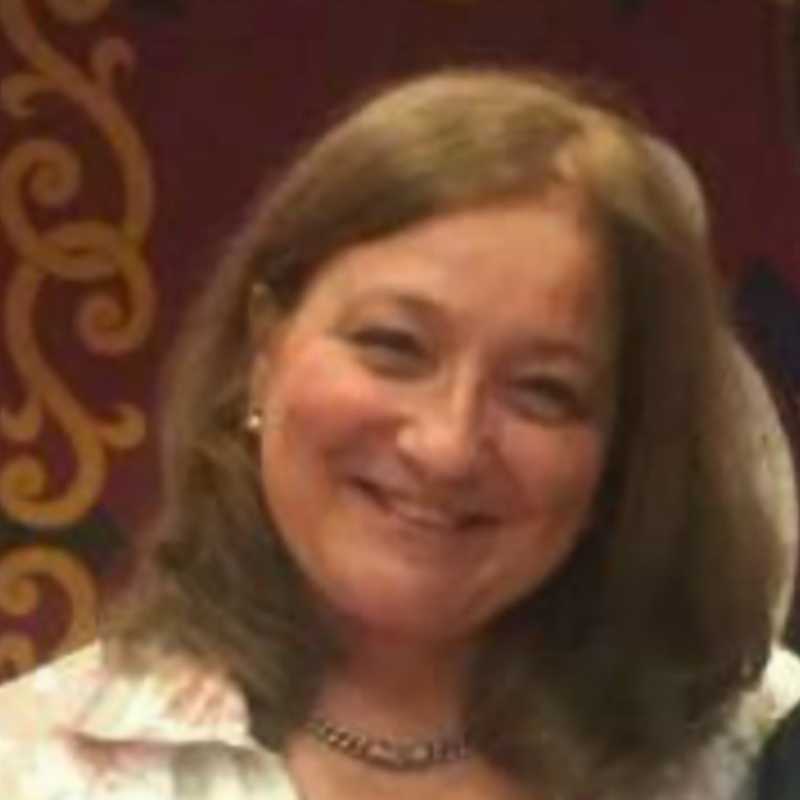 Emelina Dávila Huertas, Experta Asociada