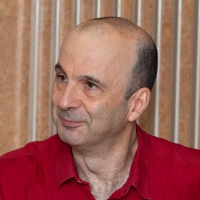 Francisco Gómez, Experto asociado