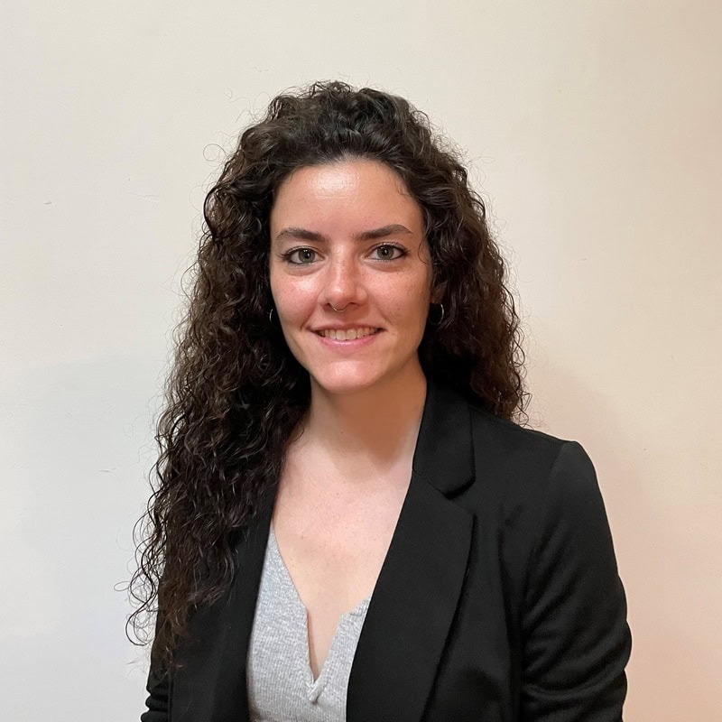 Laura María Cornejo Bueno, Experta asociada