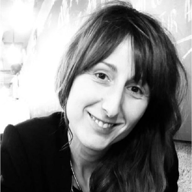 Magdalena Ruiz Abad, Directora